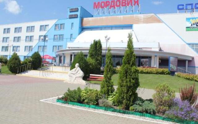 Гостиница Vizit в Саранске отзывы, цены и фото номеров - забронировать гостиницу Vizit онлайн Саранск вид на фасад