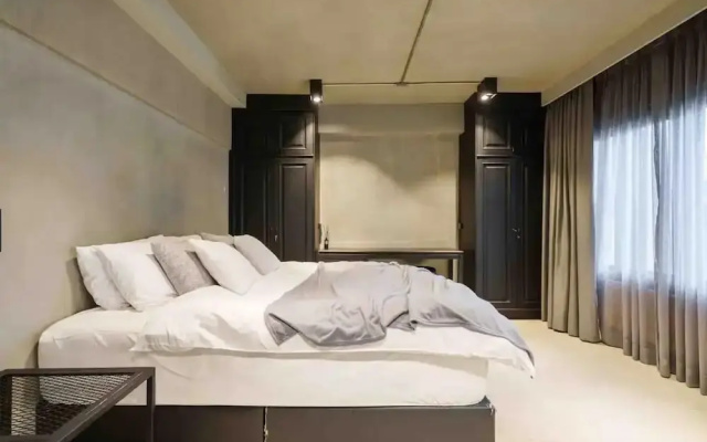 Luxury Pool Villa With Jacuzzi & Lift by Thonglor