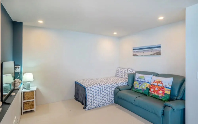 Beach Shack, Newly Renovated, Sea Views