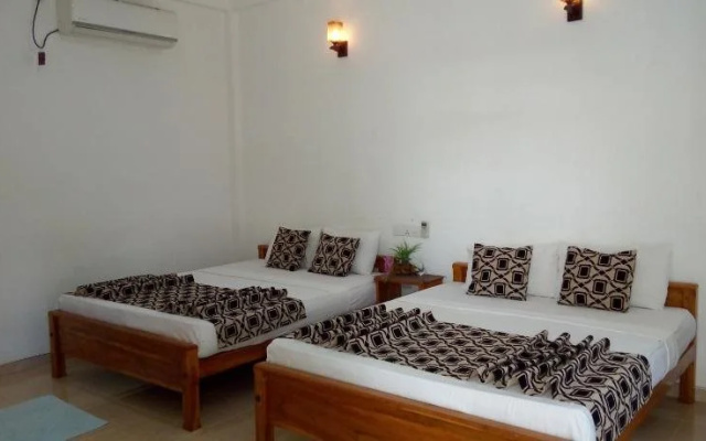 Hotel Gayan's