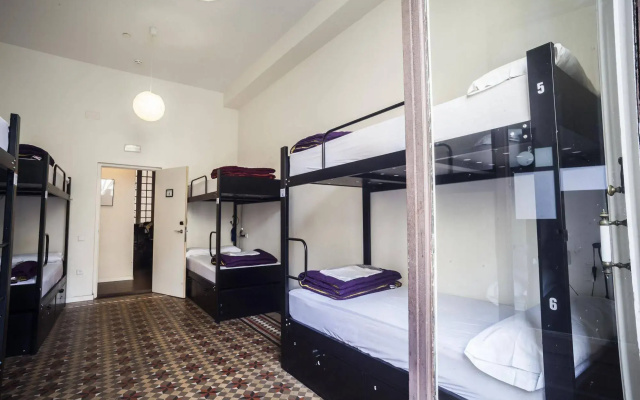 360 Hostel Borne