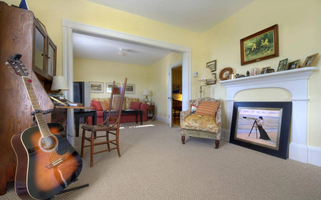 Bayview Pines Country Inn