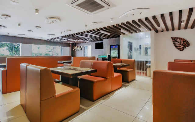 CAPITAL O76170 Hotel Mayukha