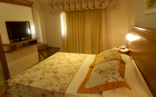 Life Hotel Infinity