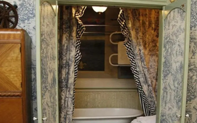 Seven Sisters Historical Inn