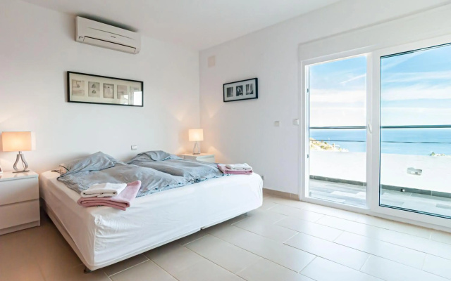 A004 - Villa en Altea con vistas al mar