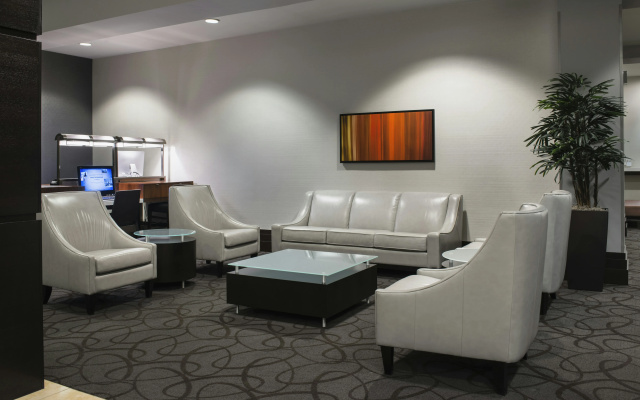 Hilton Winnipeg Airport Suites