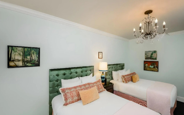 The Pontchartrain Hotel