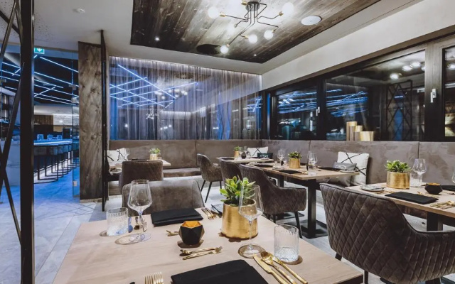 GLEMM by AvenidA Superior Hotel & Residences