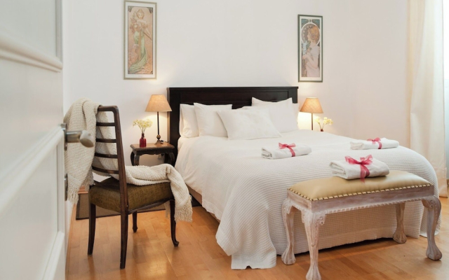 Bright and Charming 1BR Apt Near Shore