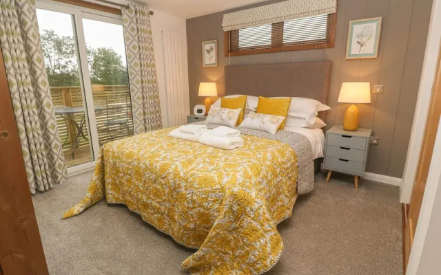 12 Meadow Retreat
