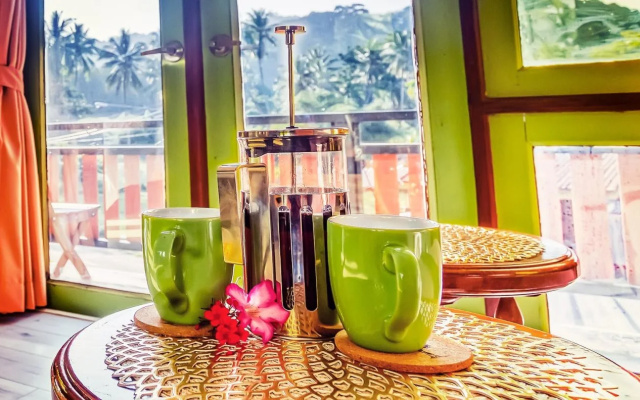 Tonmai Suites