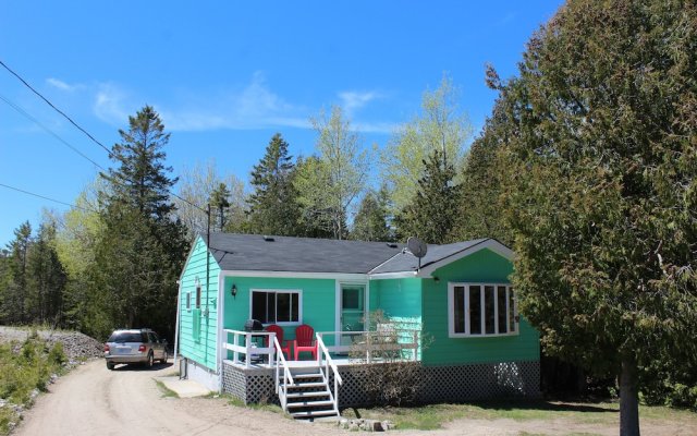 Mikinaak Cottage Cabin Rentals In Tobermory Canada From 261