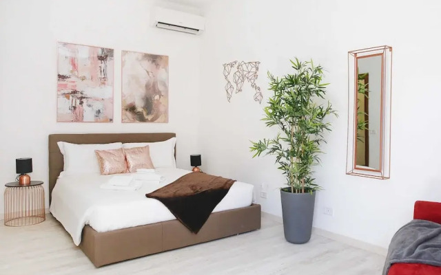 Trastevere Apartment with Patio