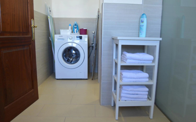 Moai Loft