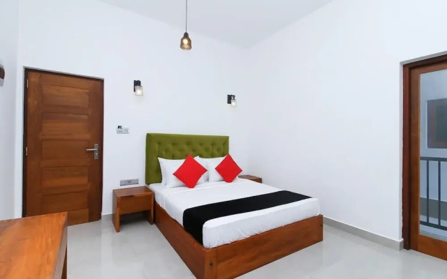 Capital O 470 J Leaf Hotel