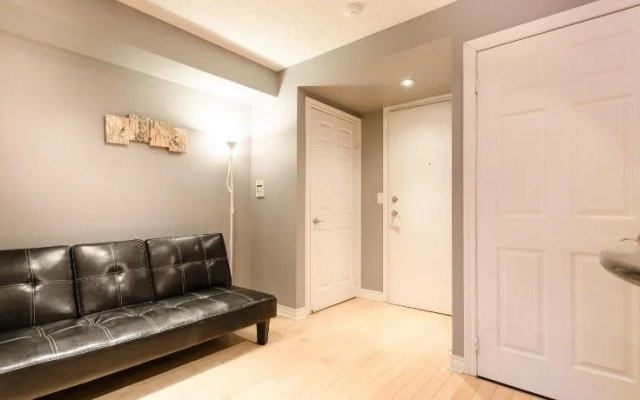 Royal Stays Suites - Blue Jays Way