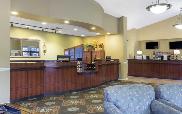 Bear Mount Inn & Suites