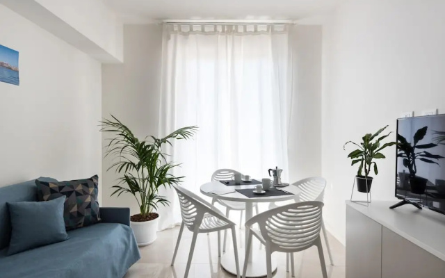 Dioniso Apartment With Balcony by Wonderful Italy