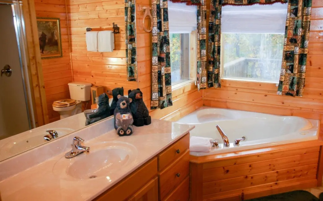 CHATEAU BEARDEN - 3 Br Cabin