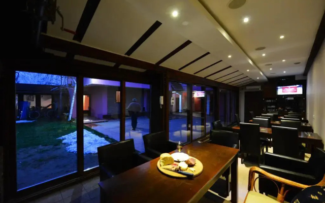 Apartments & Accommodation Stojic