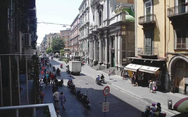 Via Toledo 51