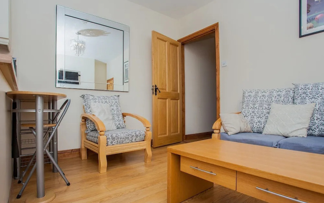 Central 3 Bedroom Townhouse Near O'Connell Street