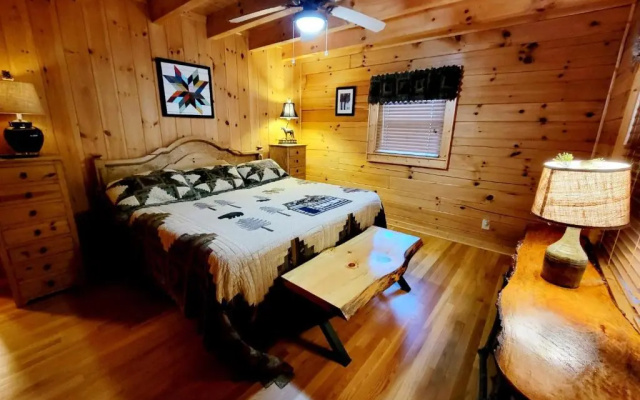 Red Wolf Cabin in Maggie Valley
