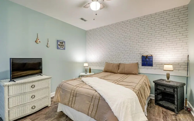 'better Lake Than Never' Huddleston Condo