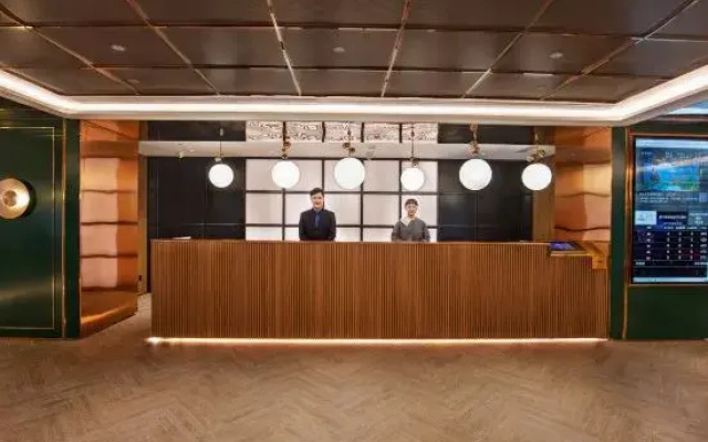 Orange Hotel  (Beijing huiyizhongxin）