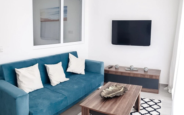 One bed Room Apartment Paradise Beach Front in Nice Residence