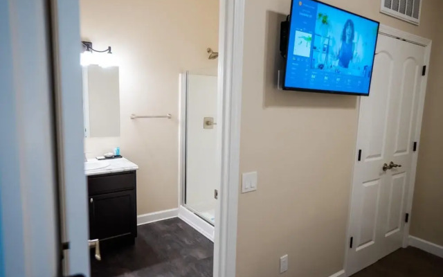 1 Bedroom Lake View Villa - Unit 202