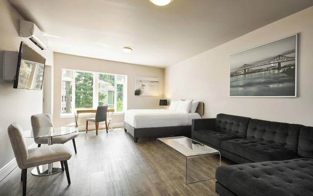 SoLo Suites