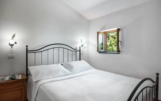 Ginestra Bianca House by Gocce