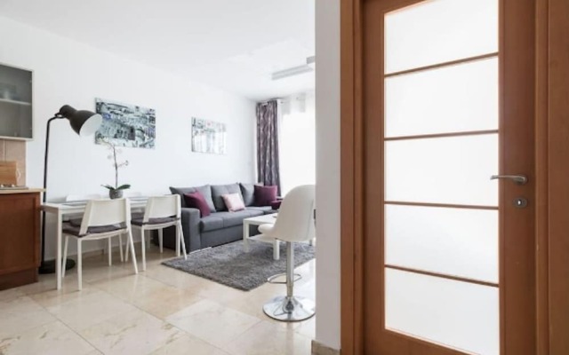 Sweethome26 - Dizengoff with Terrace Израиль, Тель-Авив - отзывы, цены и фото номеров - забронировать отель Sweethome26 - Dizengoff with Terrace онлайн комната для гостей