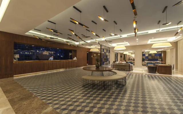 Le Bleu Hotel & Resort