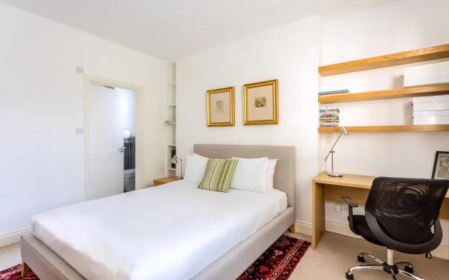 Spacious Apartment Near Portobello Road