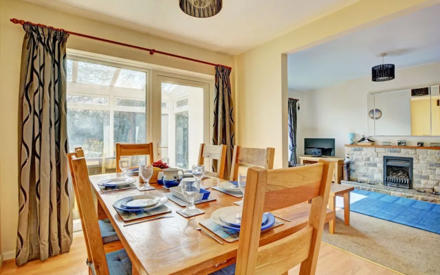 Modish Holiday Home in Swanage With Garden