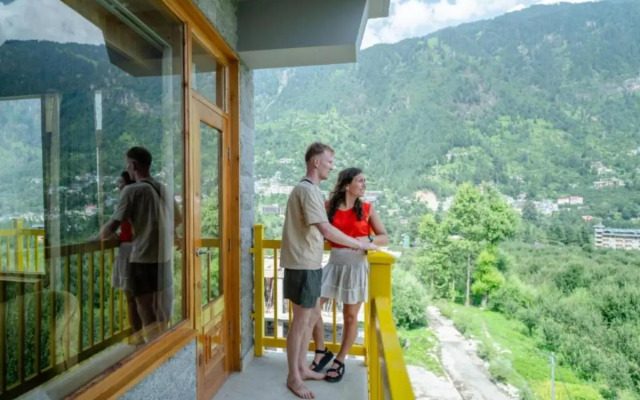 The Hosteller Old Manali Manu Temple