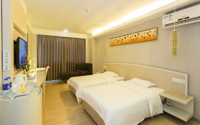 Kaiserdom Hotel Huajian