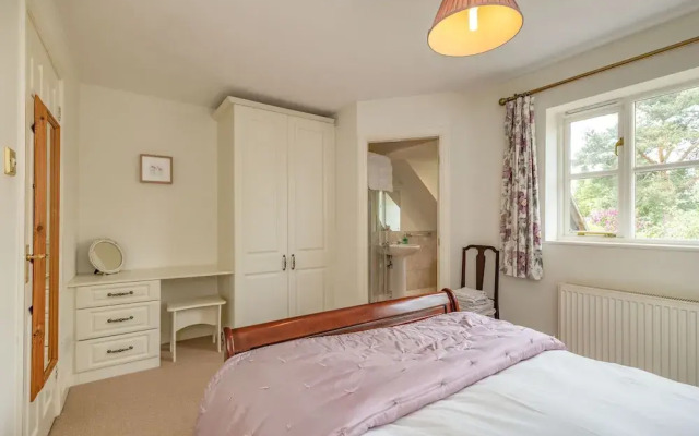 4 Aldelyme Court