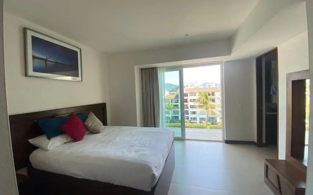 Deluxe Marina View Apartment