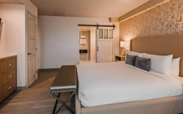 The Rushmore Hotel & Suites, BW Premier Collection