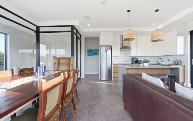 Staynest Guesthouse - Bay House