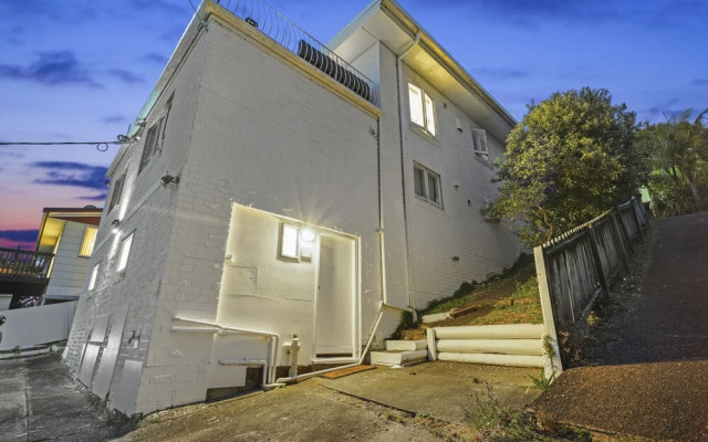 Newly Renovated Studio w Parking-Netflix