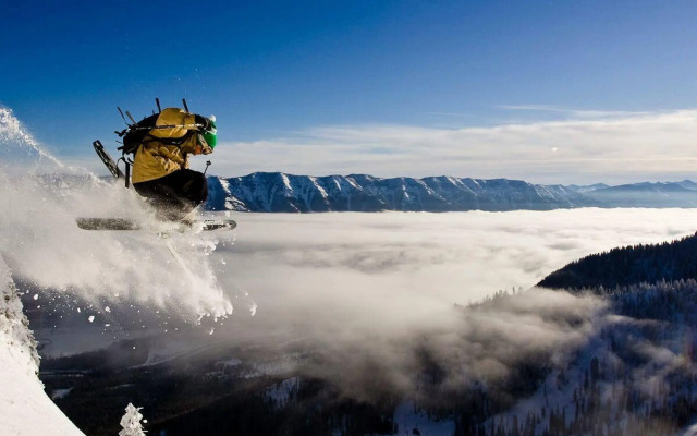 Raging Elk Adventure Lodging