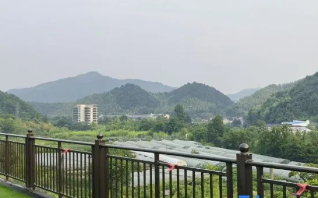 Shiguang Xiaoju Lovers Mountain View Holiday Villa