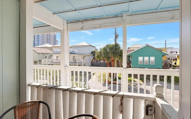 New Owner, New Decor, Steps From Beach, Sleeps 6