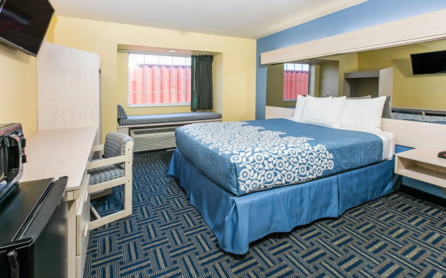 Days Inn & Suites by Wyndham Pryor