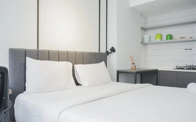 Warm And Simply Studio Room At Urbantown Serpong Apartment